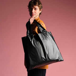 Borsa nera METALLIC con tasca con cerniera